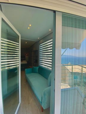 Crown Apartment